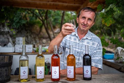 Kamenná rozhľadňa vo Vinohradníckom skanzene