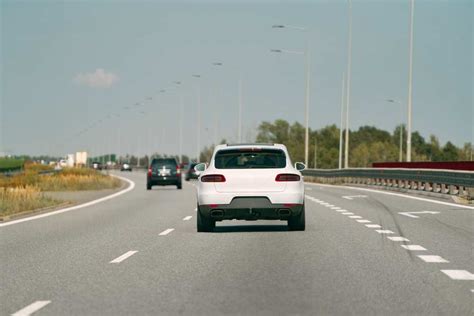 Ilustrácia policajnej kontroly na ceste