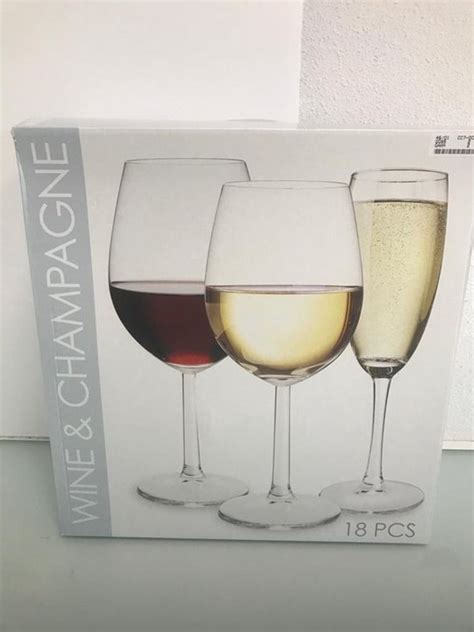 Sada rôznych druhov ružového vína