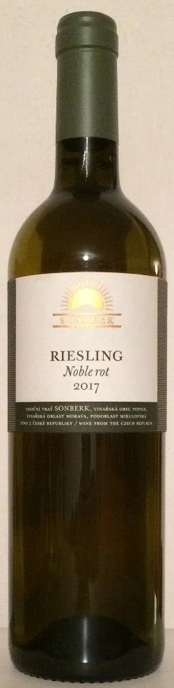 fľaša vína Riesling