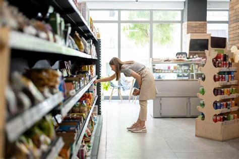 Ilustračná fotografia rôznych produktov v obchode