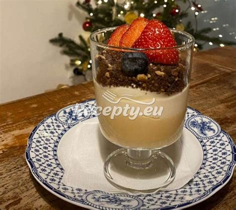 Čerstvé vajíčka na prípravu vaječného likéru