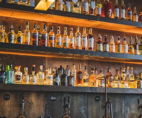 Tmavé prostredie pre skladovanie alkoholu