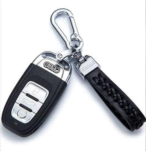 Fľaše s alkoholom a kľúče od auta