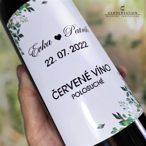 Detail kvalitnej tlačenej etikety na víno