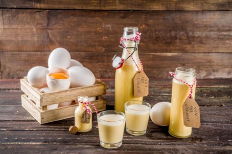 Ingrediencie na prípravu domáceho vaječného likéru