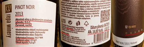 Etikety rumov s označením veku a pôvodu