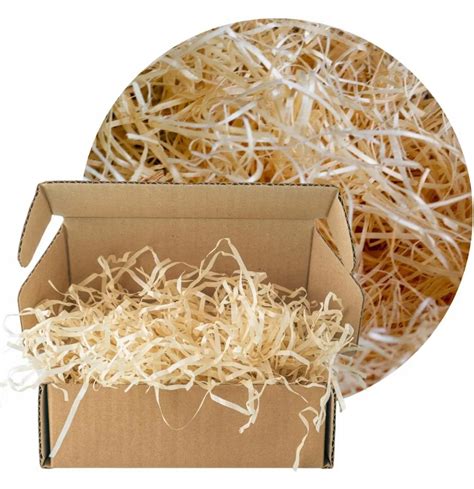 Drevená vlna ako výplň darčekovej krabičky