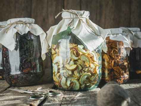 Čerstvé ovocie a koreniny na prípravu punču