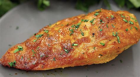 Pečené kuracie prsia s brusnicovým džemom