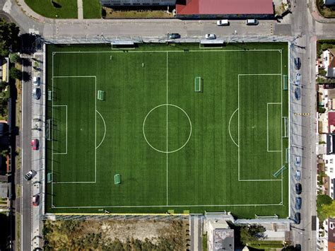 Futbalové ihrisko s bránkami