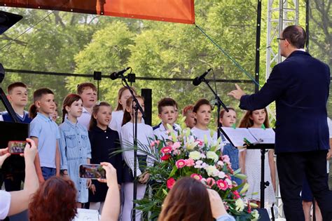 Obrázok tínedžerov na festivale