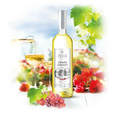Fľaše slovenského vína Tramín červený