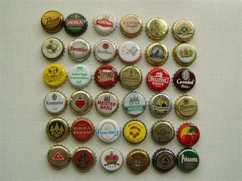 Ukážka rôznych servítkovaných vzorov na fľašiach